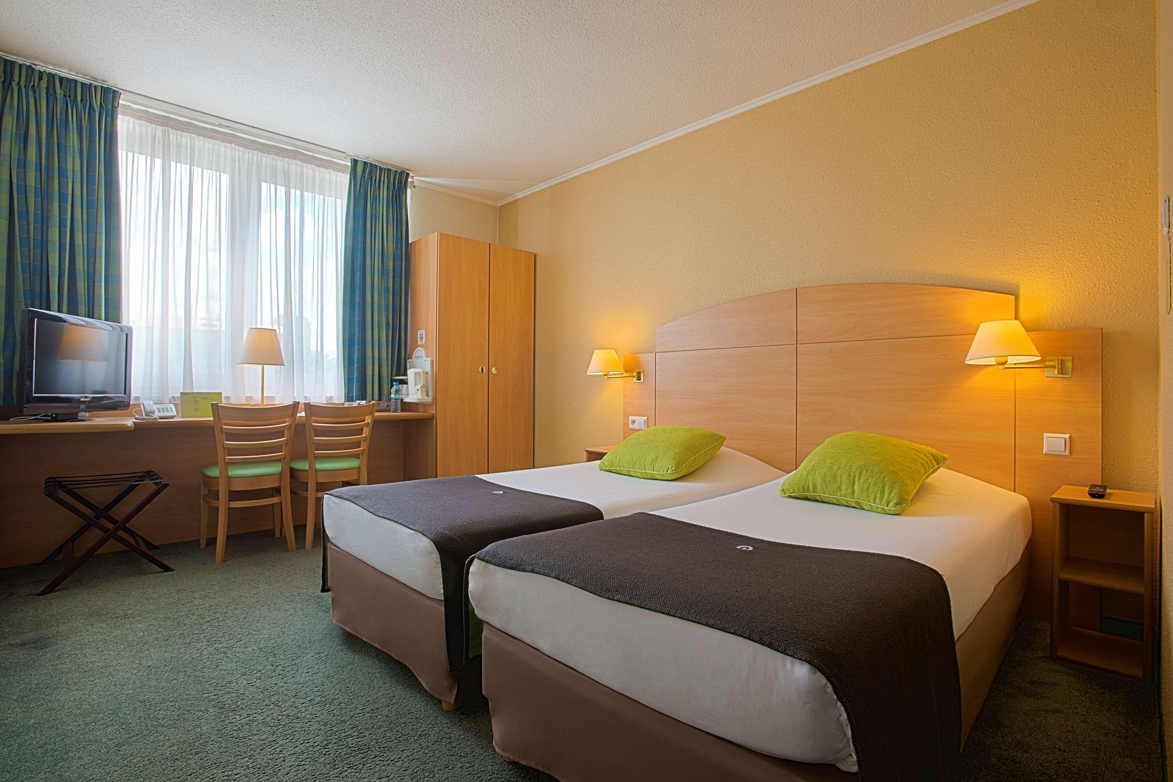 Campanile Poznan Hotell Exteriör bild