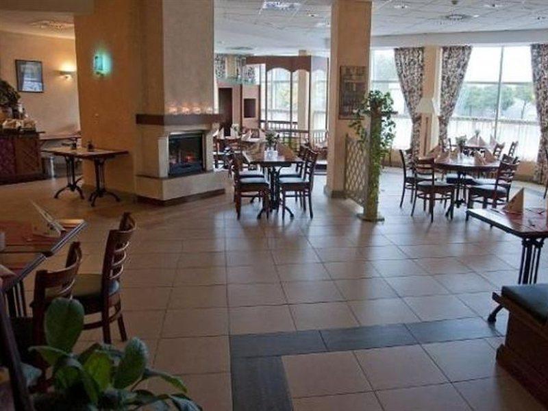 Campanile Poznan Hotell Exteriör bild