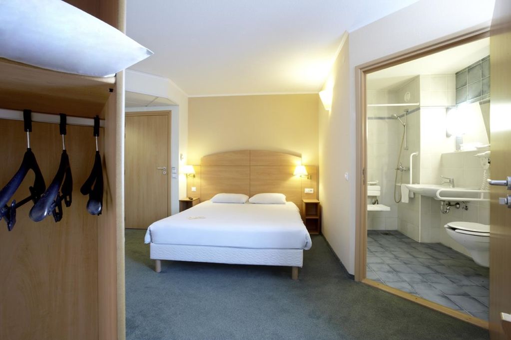 Campanile Poznan Hotell Rum bild