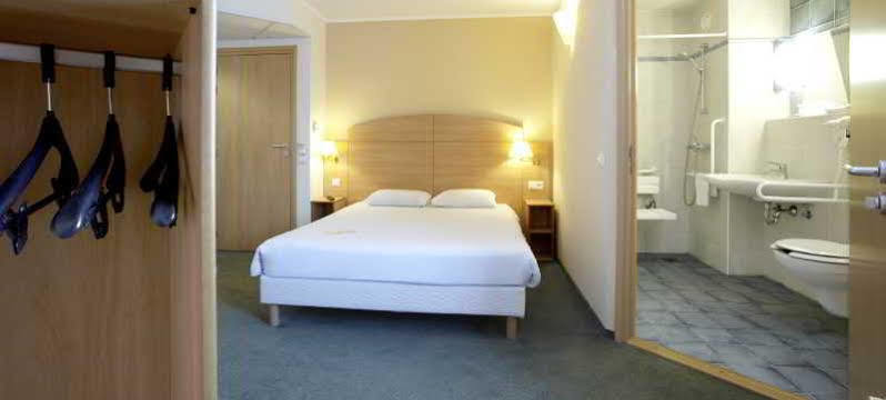 Campanile Poznan Hotell Exteriör bild